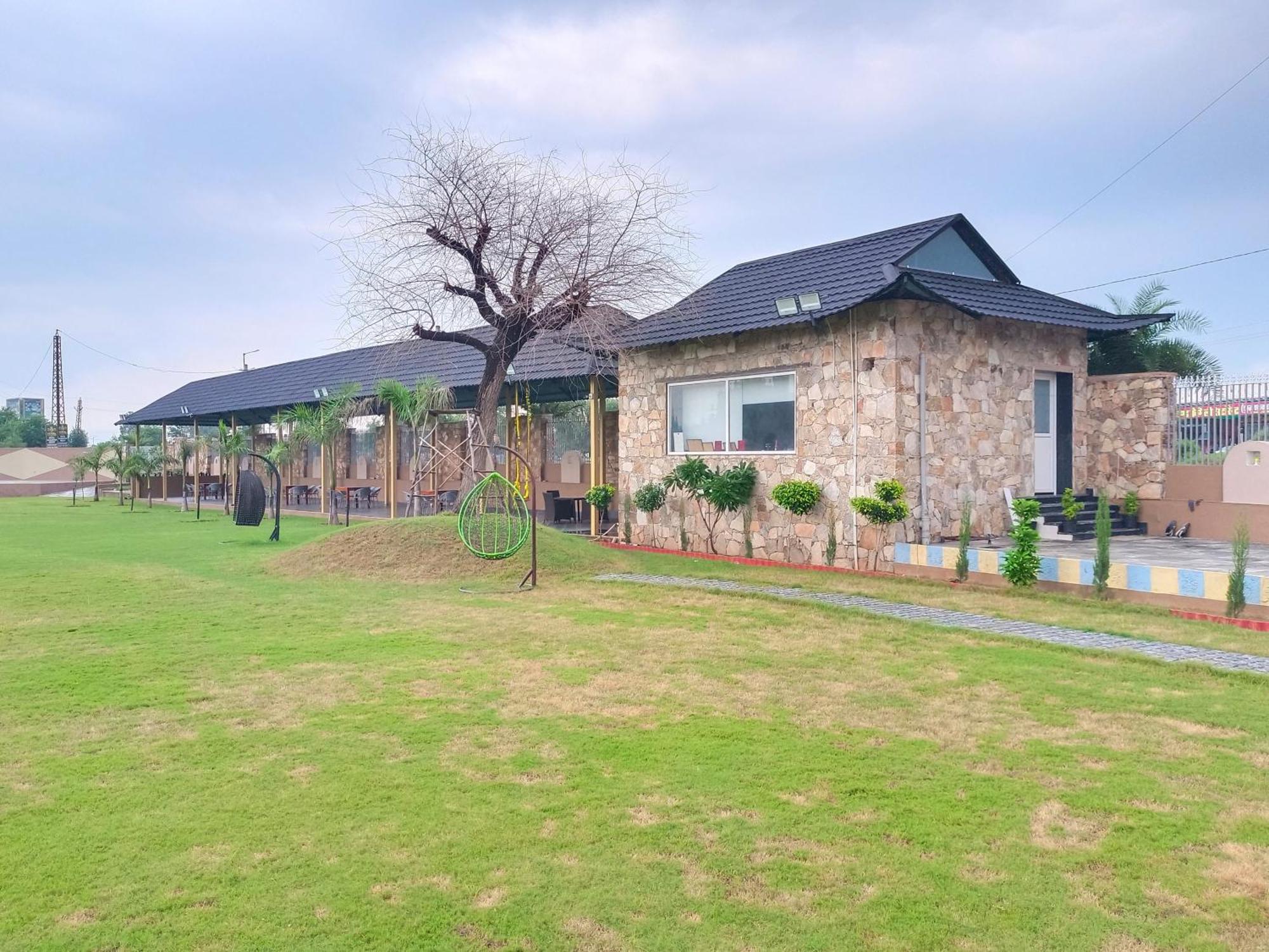 Royal Rajasthan Resort Sikar Buitenkant foto